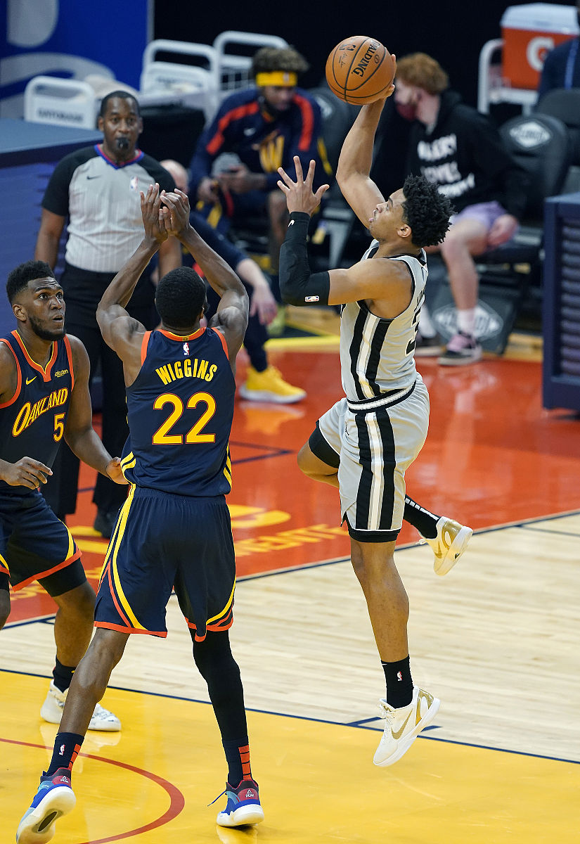 加时末段体能课后,尼斯再遭质疑备战NBA季后赛,压力陡增,细节决定成败 加时末段体能课后,尼斯再遭质疑备战NBA季后赛,压力陡增,细节决定成败