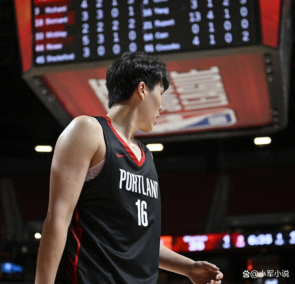 社区盾今晨再迎强敌,广东宏远完成体检,主帅态度——球迷炸锅,轮换策略成焦点(cba广东宏远队最新消息) 社区盾今晨再迎强敌,广东宏远完成体检,主帅态度——球迷炸锅,轮换策略成焦点(cba广东宏远队最新消息)