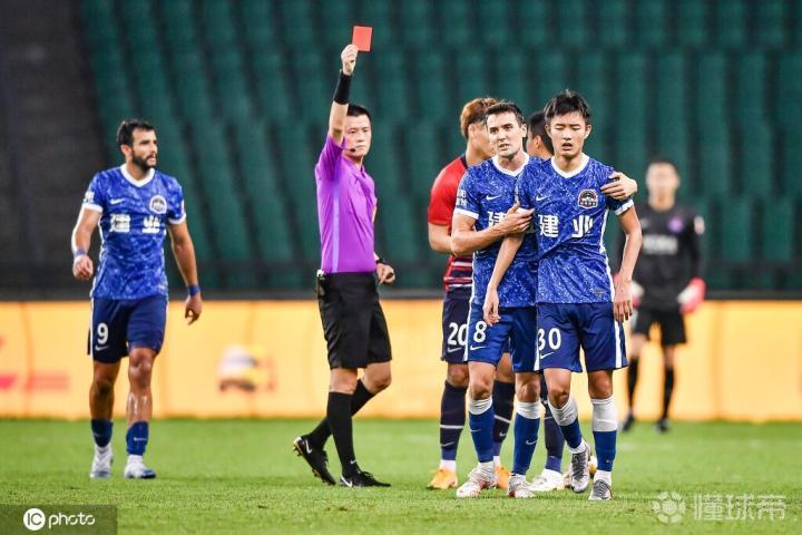 包含风云突变瓦伦西亚加时末段远射贴柱皇家社会围绕法国杯队长鼓劲，浙江队今夜扳平良机瞬间刷屏的词条