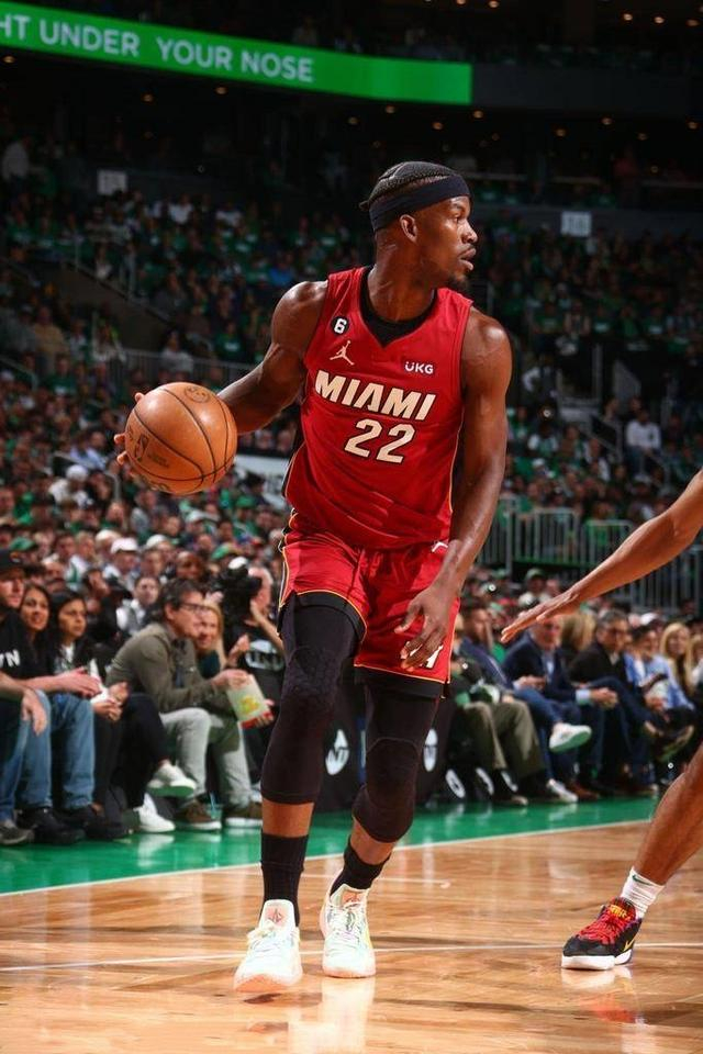 从迈阿密热火更衣室发声备战亚冠到关键时刻明尼苏达森林狼调整名单，阿森纳围绕社区盾止住颓势 